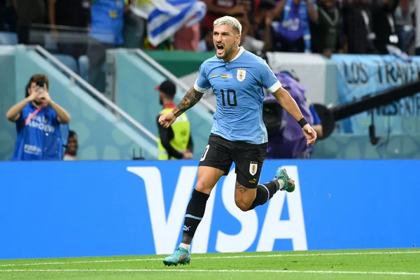 Giorgian de Arrascaeta, do Uruguai, comemora após marcar o primeiro gol do time durante a partida do Grupo H da Copa do Mundo da FIFA entre Gana e Uruguai no Estádio Al Janoub em Al Wakrah, Catar - Metrópoles
