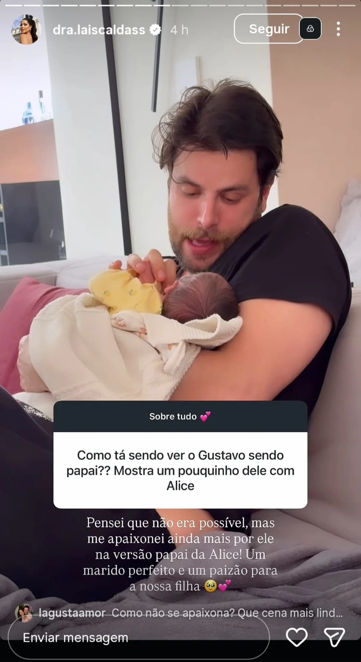Gustavo Marsengo baba por Alice, sua primeira filha com Laís Caldas Gustavo Marsengo baba por Alice, sua primeira filha com Laís Caldas