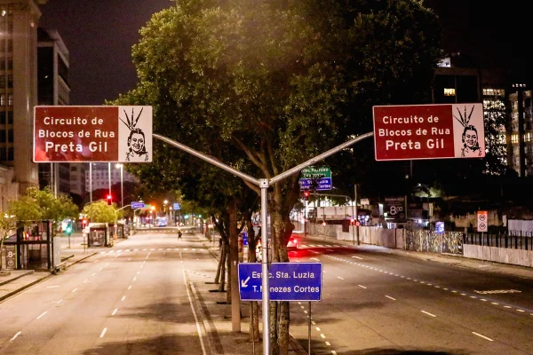 Placas instaladas no Circuito Preta GIl, no Rio de Janeiro, em homenagem à cantora