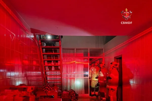 Bombeiros - Metrópoles