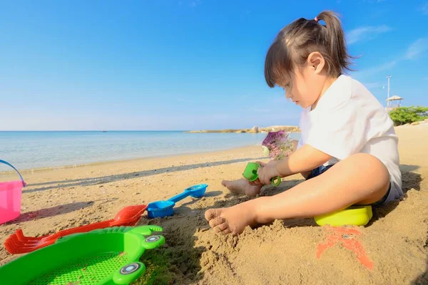12 opções de brinquedos para a criançada levar para a praia