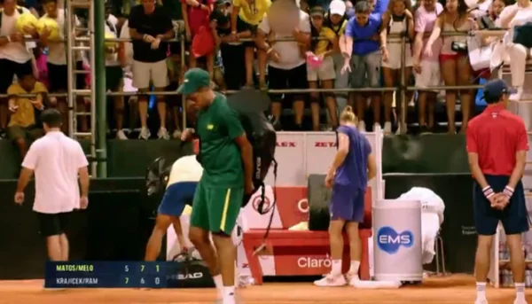 Imagem colorida do jogo de Marcelo Melo no Rio Open- Metrópoles