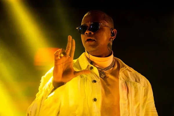 “Contatinho não seria com Anitta”, revela Léo Santana