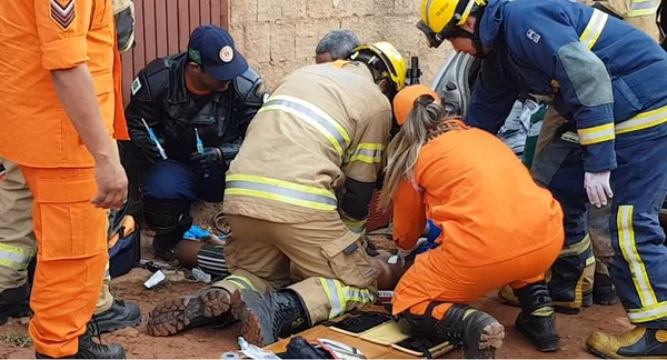 Serralheiro morre eletrocutado ao instalar portão no Riacho Fundo I