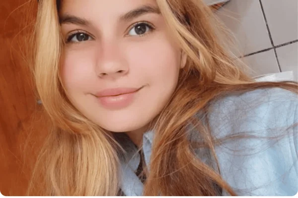 Imagem colorida mostra a jovem adolescente de 17 anos desaparecida - Metrópoles
