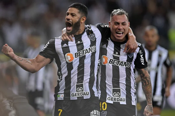Hulk se redime, acerta pênalti e Atlético-MG avança na Libertadores