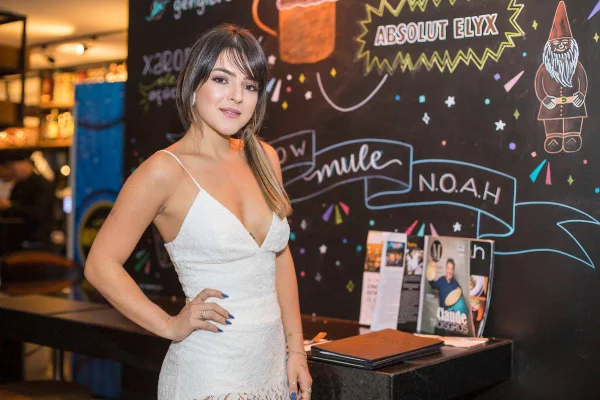 Luisa Peleja reúne amigos em festa para se despedir de Brasília