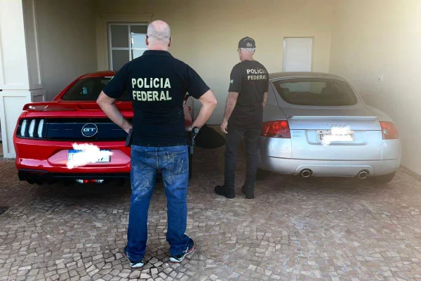 PF combate crimes de tráfico de drogas e lavagem de dinheiro
