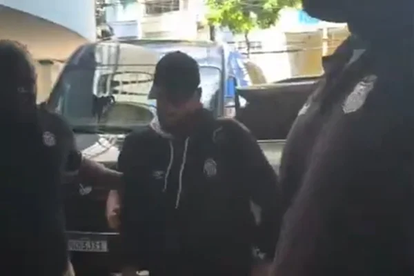 Neymar chega em Belém para duelo entre Santos e Remo na Copa do Brasil