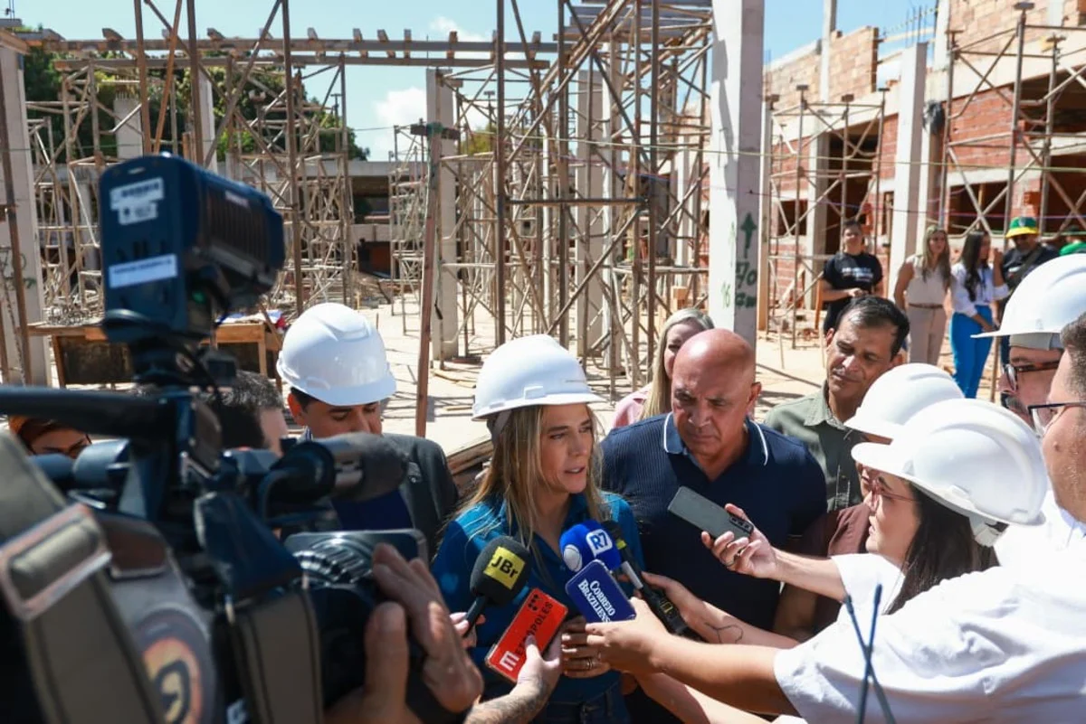 Celina concedeu entrevista e respondeu ataques à direita Celina concedeu entrevista e respondeu ataques à direita
