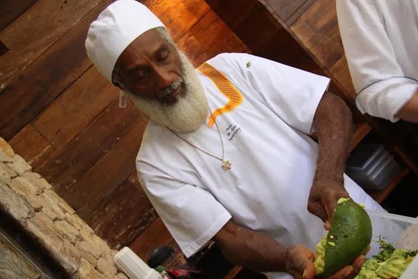 Mestre da alimentação viva dá aula no Bhumi