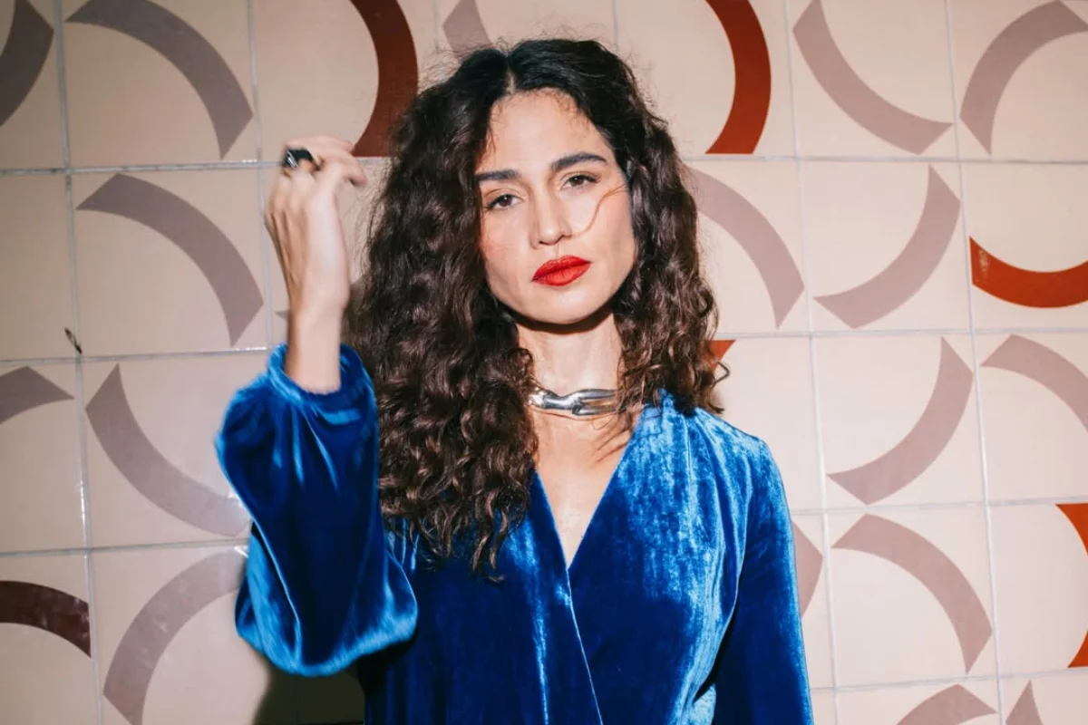 A atriz Nanda Costa A atriz Nanda Costa