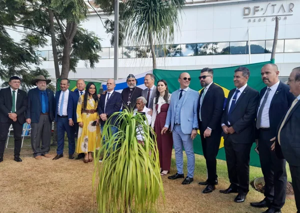 Com padre Kelmon, bancada do PL ora pela saúde de Bolsonaro; vídeo