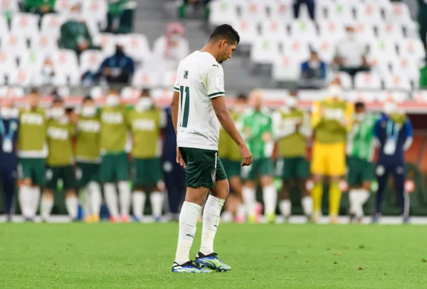 Rivais não perdoam nova derrota do Palmeiras e memes invadem as redes