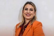 Saiba quem é a vice-prefeita de Ribeira, interior de São Paulo, acusada de usar verba pública para "amarração amorosa"