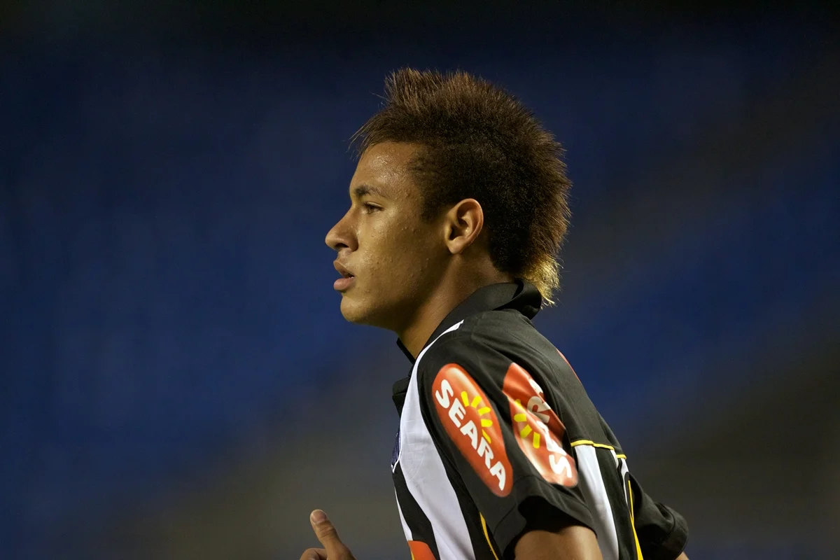 Moicano de Neymar marcou uma geração Moicano de Neymar marcou uma geração