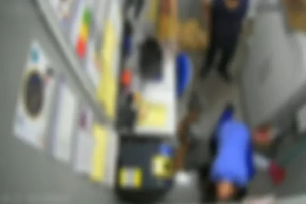 Seguranças agridem homem que furtou carne em supermercado de SC. Vídeo