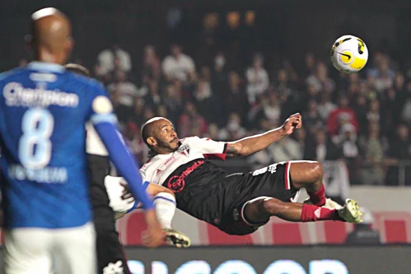 São Paulo goleia Avaí antes da final da Sul-Americana