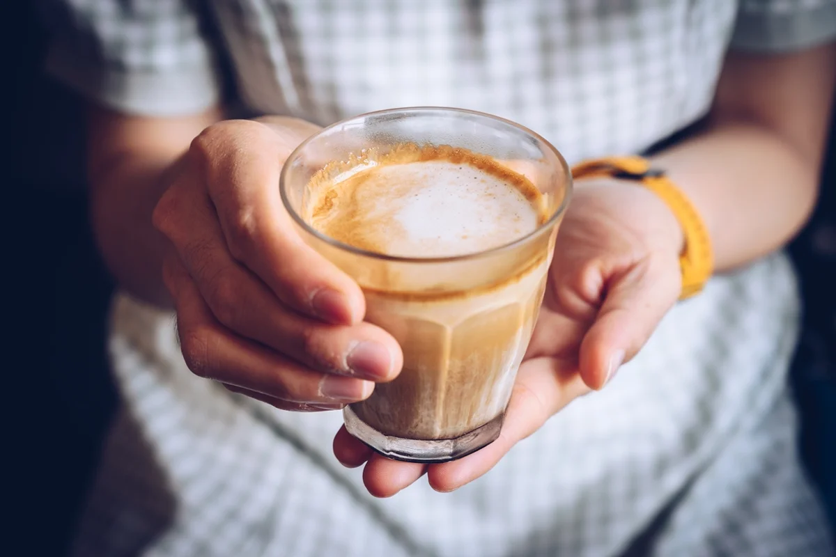 Receita de café anti-inflamatório para aliviar dores nas articulações