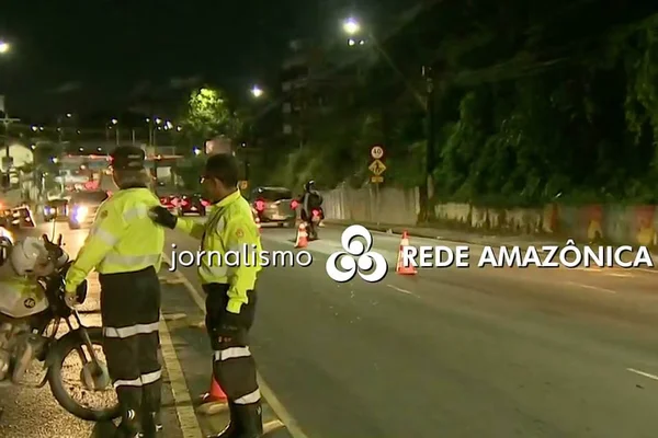Coçada no encerramento de telejornal da Rede Amazônica (afiliada da Globo em Manaus) viraliza