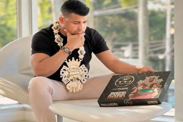 TH Joias, deputado ligado ao CV, ostentou cordão de ouro de MC Poze