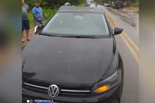 Carro do deputado federal Gutemberg Reis é alvo de tiros