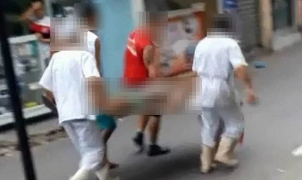Mulher compra sanduíche para morador de rua e viraliza