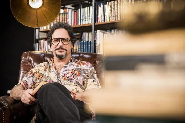 Lúcio Mauro Filho se manifesta contra post de Wallace: “Chega de ódio”