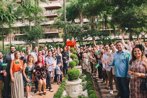 Embaixada promove brunch inglês em comemoração ao casamento real