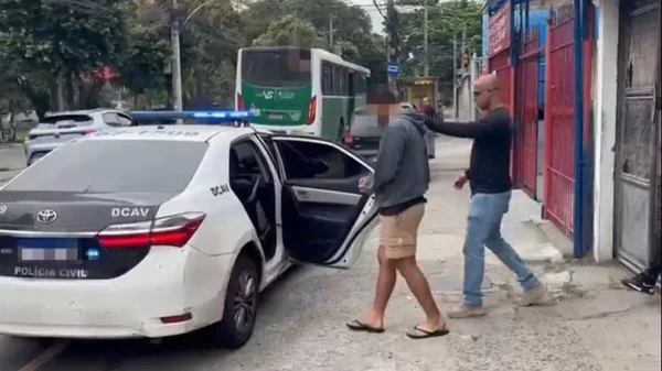 imagem colorida pai preso maus tratos bebe rio