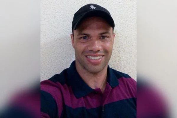 Ex-jogador do Atlético-MG morre aos 38 anos durante partida de futevôlei