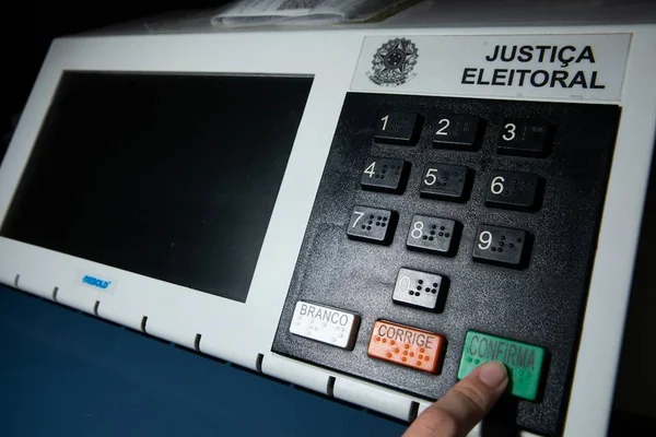 Há 4 anos, Haddad substituía Lula e Bolsonaro consolidava liderança