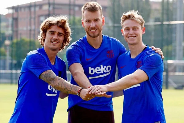 Barcelona inicia pré-temporada com Griezmann, De Jong e Neto