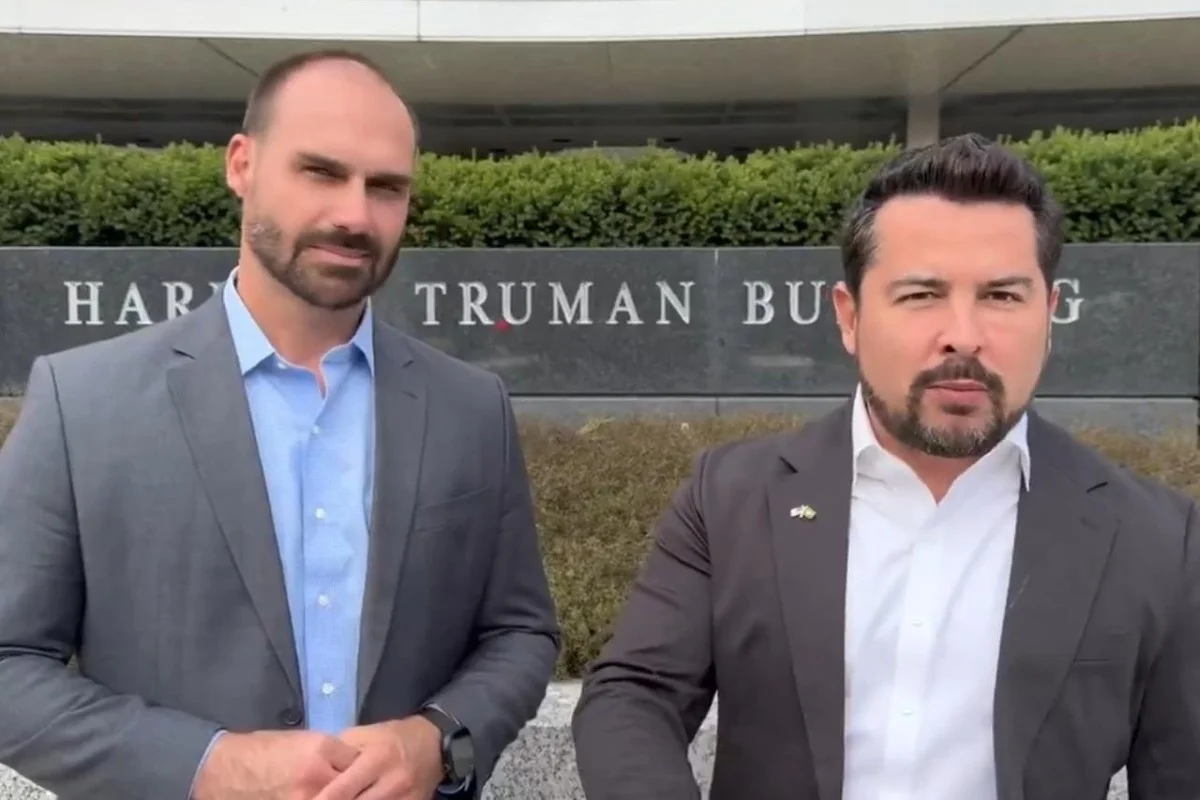 Eduardo Bolsonaro e Paulo Figueiredo avaliam que Barroso não tem mais argumentos