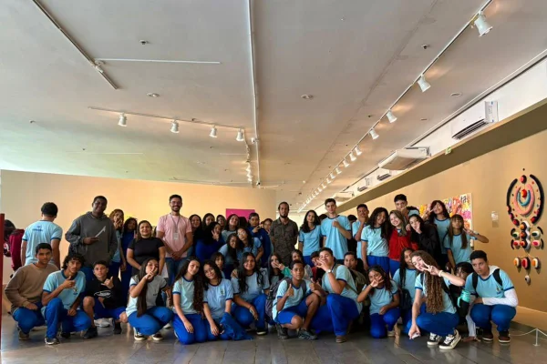 Constelações Contemporâneas: estudantes da Fercal contemplam mostra