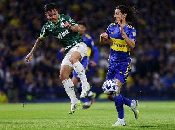 Imagem colorida dos jogadores de Palmeiras e Boca Juniors - Metrópoles
