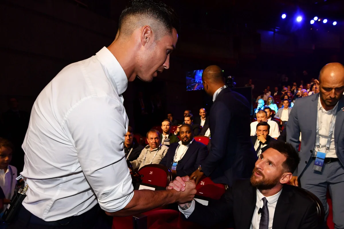 Cristiano Ronaldo apoia Messi em desabafo sobre morte do pai