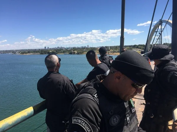 Bope faz treinamento para a passagem da tocha olímpica na Ponte JK