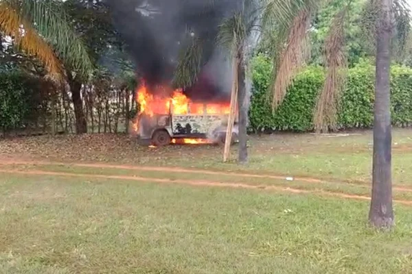 kombi em chamas