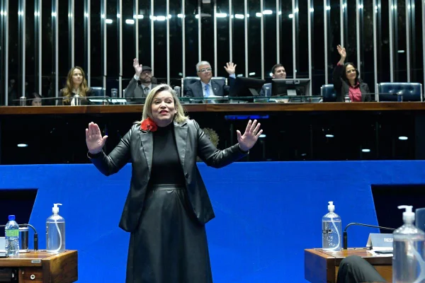 Contadora de histórias Nyedja Gennari