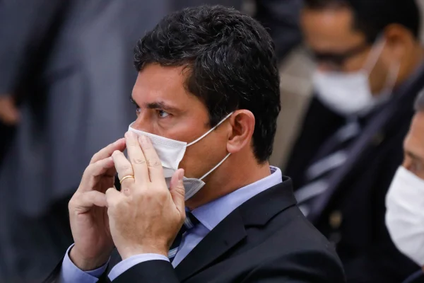 19/03/2020 Sergio Moro - Pronunciamento à imprensa e assinatura do projeto de lei que cria um comitê nacional dos órgãos de Justiça no combate ao coronavírus