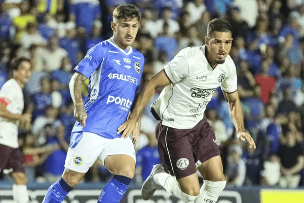 Disputa de bola na partida entre São José x Ferroviária pelo Paulistão A2 Rivalo 2026