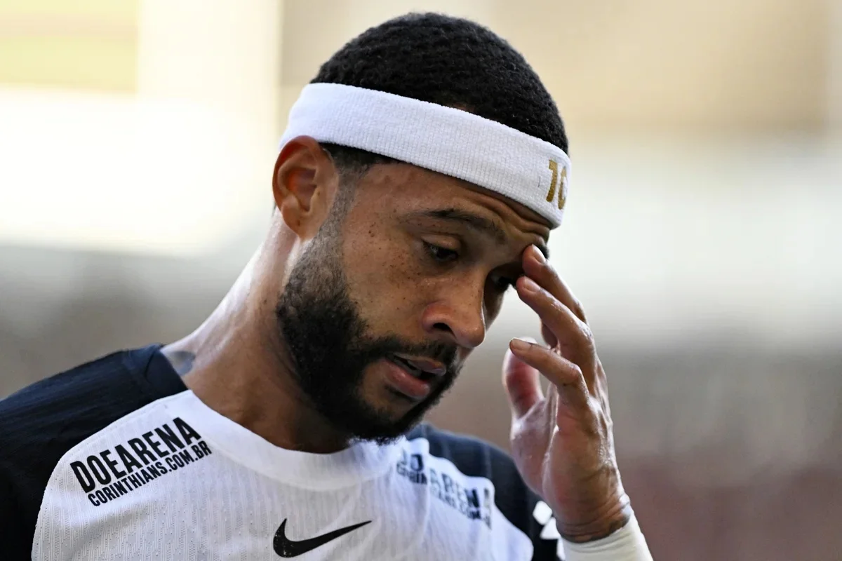 Palmeiras ironiza Corinthians após não renovação de Memphis Depay
