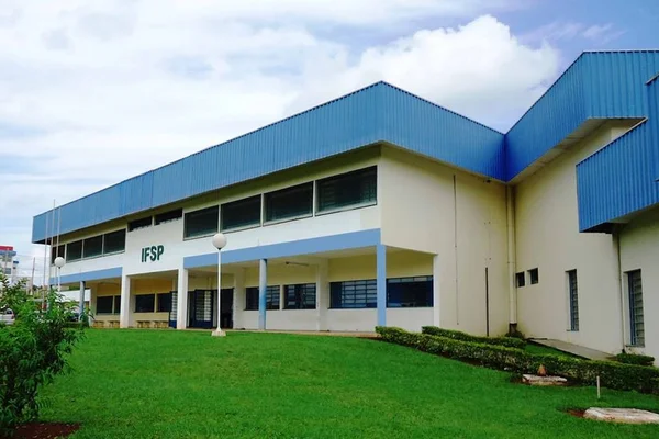 IFSP divulga edital de concurso com 18 vagas para professor