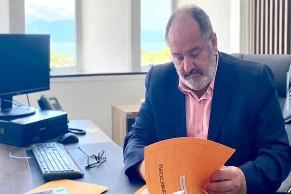 Imagem colorida de ex-diretor do Procon