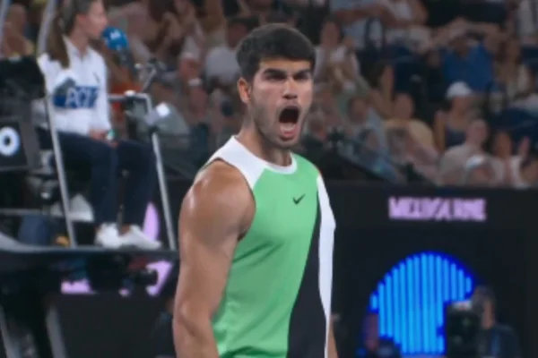 Imagem colorida de CArlos Alcaraz no Australian OPen- Metrópoles