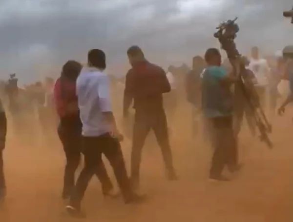 Forte ventania interrompe cerimônia com ministro e governador; vídeo