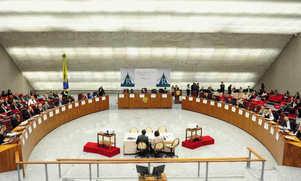 STJ cogita deixar escolha de ministros para sucessor de Bolsonaro