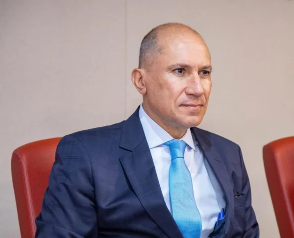 Imagem colorida do advogado Paulo Renato Fernandes da Silva, professor da FGV Direito, no Rio