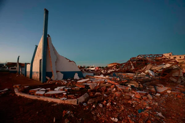 Tornado com ventos de até 250 km:h devastou o município de Rio Bonito do Iguaçu, no Paraná. Ao menos seis pessoas morreram. Estragos destruição Metrópoles
